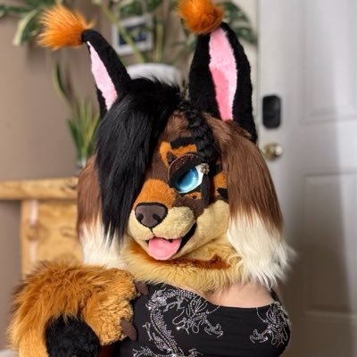 bradwells8's tweet photo. Finallyyy got the Paws and Headshot ^^
.
.
.
.
#yiff #fursuiter #murrsuiter #mursuiters #goongang https://t.co/XGNODmbxmk