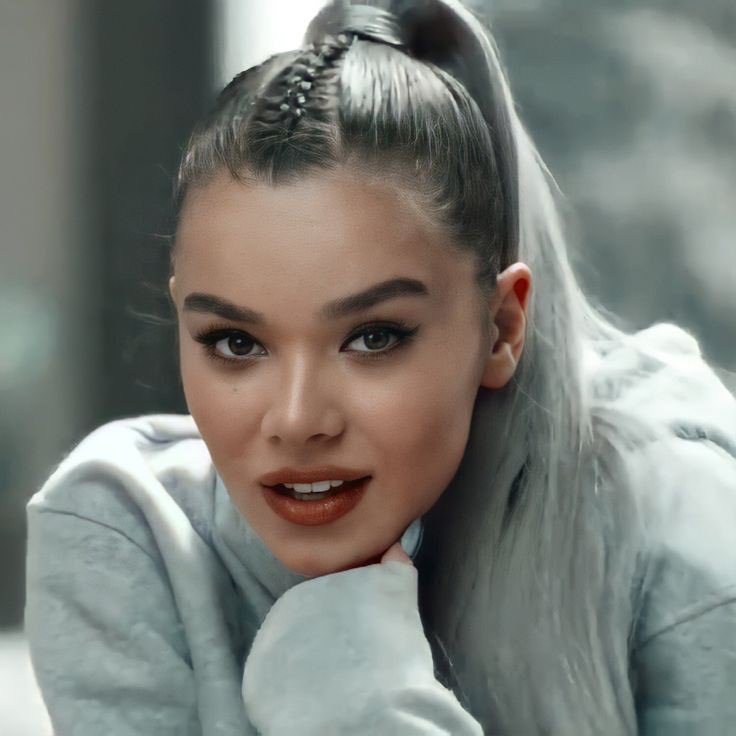 JonnyLeTran5's tweet photo. Blessing your timeline with Hailee Steinfeld 😍 #HaileeSteinfeld #SpiderManIntotheSpiderVerse #SpiderManAcrossTheSpiderVerse #Hawkeye #Dickinson #TrueGrit #PitchPerfect2 #PitchPerfect3 #EdgeofSeventeen #Bumblebee #Arcane #EndersGame #WhenMarnieWasThere #SinnersMovie #beautiful https://t.co/L9qRQPyLFe