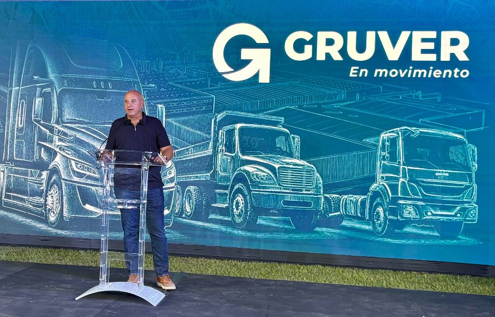 Lilian_Anaya's tweet photo. #Freightliner concluyó con éxito la gira “Soluciones para Ti” tras recorrer más de 9,000 kilómetros en México.
@FreightlinerMex
Nota:
https://t.co/uPLnqDeB4f https://t.co/aervfRcs7F