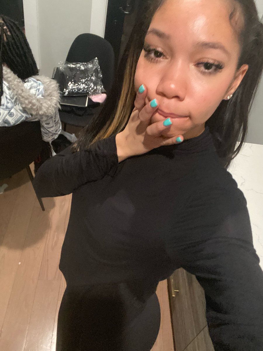 AzaleaDeJaneiro's tweet photo. 🍠 Fashion Week Stuff https://t.co/4mr7W3qzxM