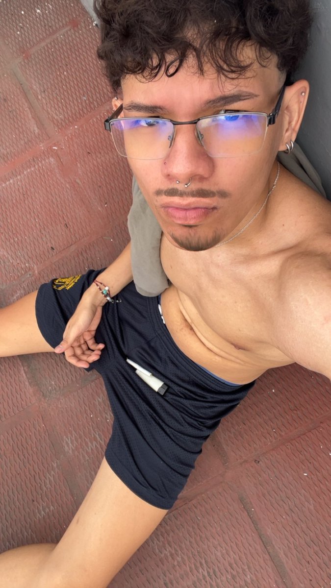 david777bbk's tweet photo. No trabajo y mantengo peluqueado https://t.co/hs0w1ZPznc