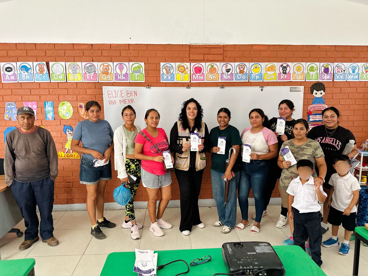 trcambiente's tweet photo. 📚 Llevamos el Programa “Mi Querida Escuela” a la Escuela Primaria “José Ma. Morelos y Pavón”.

Realizamos actividades junto con las y los estudiantes para reforzar su aprendizaje y promover acciones para el bienestar y cuidado de su entorno. 🌎💚 https://t.co/N1Xvqz8vuC
