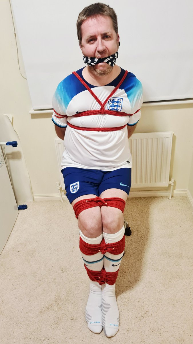 exeterbound's tweet photo. Sitting on the bench
https://t.co/qWCzy0U9aj
#soccerbondage #tiedup #bdsm #boundandgagged #bondage #malebondage #meninrope https://t.co/Ml2j4QQkhf