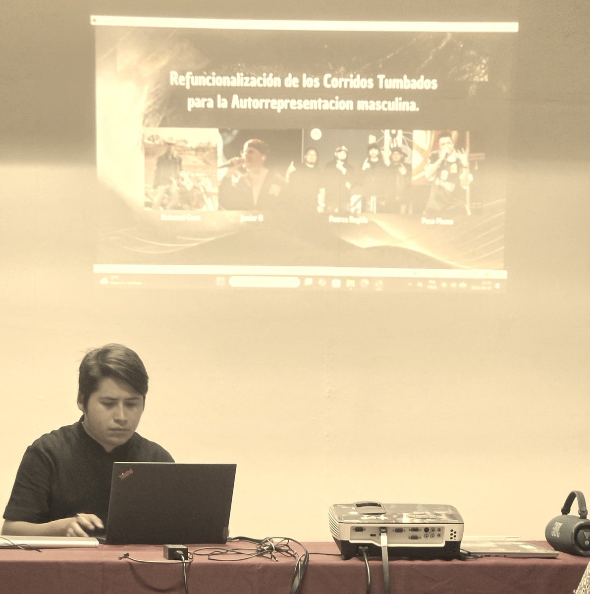 quehumillante's tweet photo. El mismísimo @__Maikinho generando reflexiones y caos en torno a los corridos tumbados desde Chiapas en el XVII Congreso IASPM-AL https://t.co/ttv9uySNkN