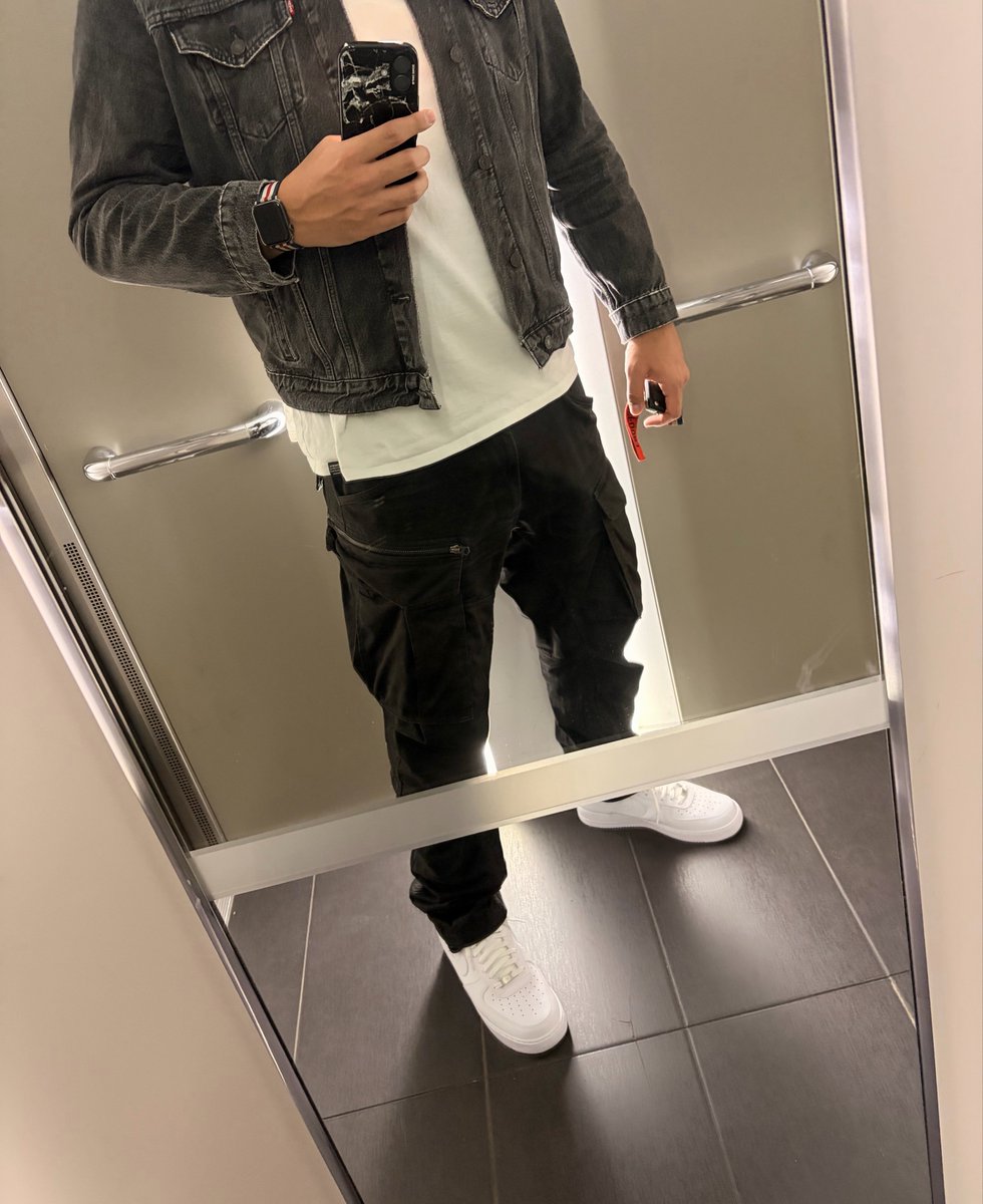 Maitre_Koda's tweet photo. Rembourse le restaurant du patron ce soir. 🐶💸

#soumis #maitre #moneyslave #domination #cashmaster #slave #feet #findom #master #alpha #poppers #kiffeur #pieds #fetichiste https://t.co/gjy7qIEjHx