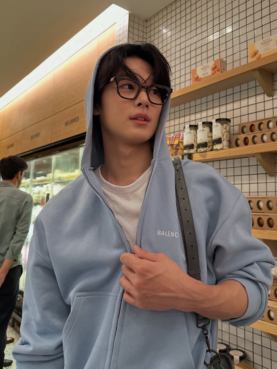 dailyljy's tweet photo. JUYEON IS SO BOYFRIEND https://t.co/xelNejnk1C