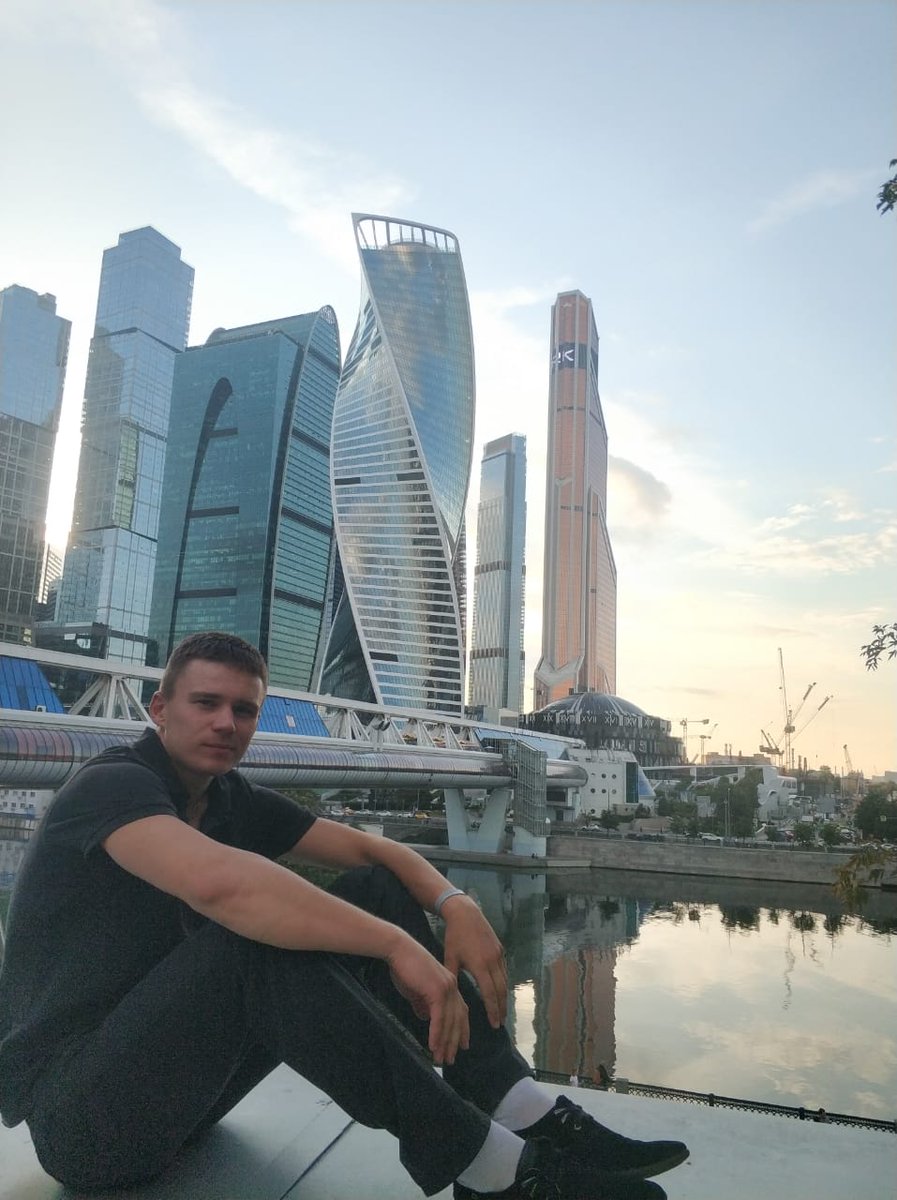 666_mancer's tweet photo. Загадочный сын Баунтовской земли, Татьяны Леонидовны и Андрея Дмитриевича, выпускник кузницы героев ДВОКУ Попов Никита Андреевич 1997 г.р. за неведомый подвиг получил звезды от фюрера и скоро встанет посреди Багдарина холодным постаментом
https://t.co/BKzpUO6yW7 #всрф #груз200 https://t.co/s4Hb6mckCD