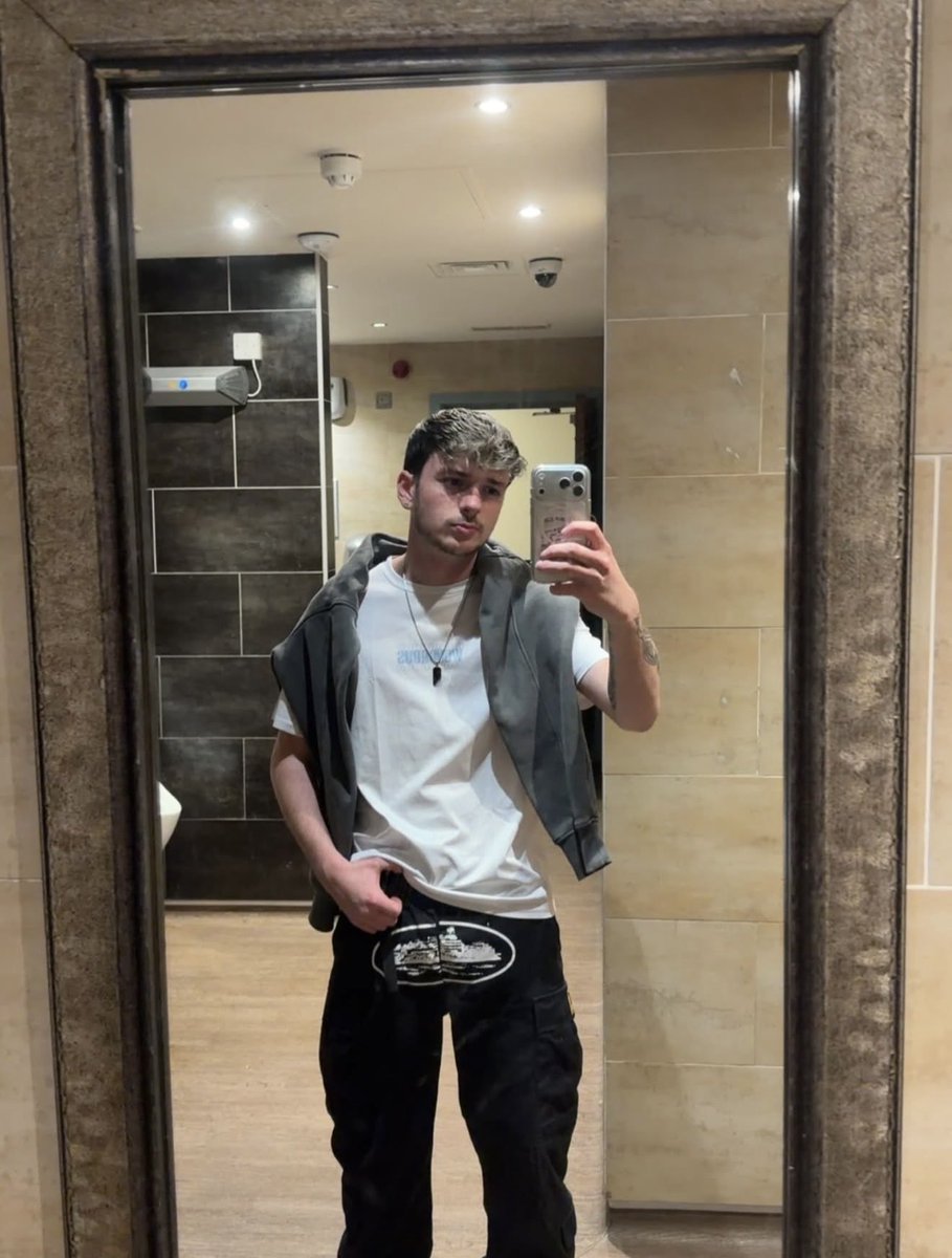 findommasteral's tweet photo. Keep your night small. Room, cock, my page.
The second you get air or friends in your head, you get brave and stop paying. So don’t. Stay in and get used🤣

#findom #finsub #cashsub #cashfag #cashpig #paypig #alpha #onlyfans #unethicalfindom #unethical #pits #biceps https://t.co/3nYcKgGVvc