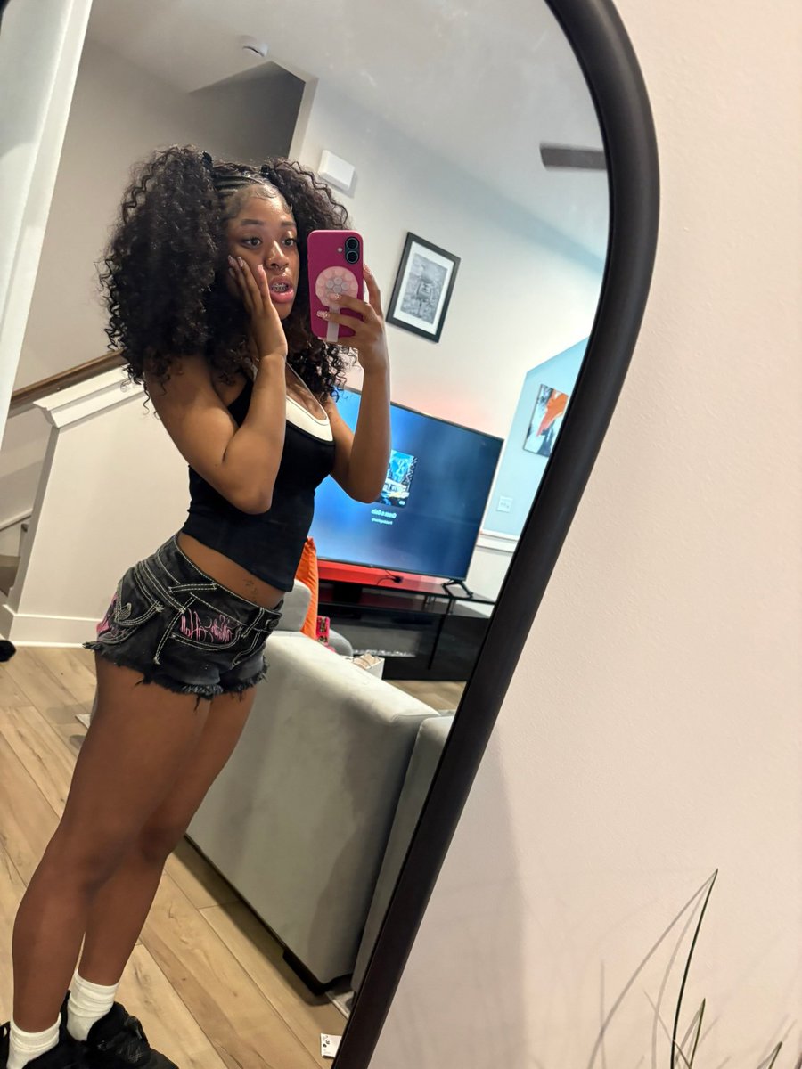 Jennyrurz0's tweet photo. Hi daddy 😍 Available for meetup FaceTime Content text here on telegram https://t.co/mi03XANrOO and zangi 6591530020 https://t.co/4W9Md7GN90