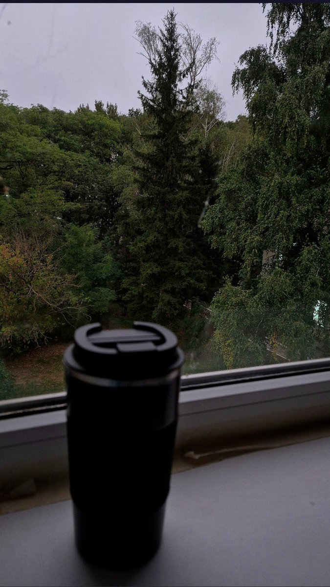 existlethargy's tweet photo. встретила сезон хоа-хоа https://t.co/ixmL8bupZt