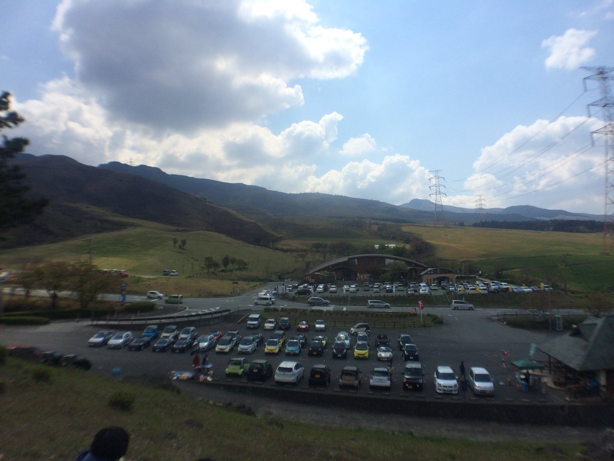 sugar_less_love's tweet photo. おはようございます
熊本市は22℃ 薄曇り

木星火星シリウスが見えるのみ
お月様も雲の上

はぁまた台風で来ちゃったの…

さぁジャンパー羽織って二輪で出勤
生活道路は時速三十キロ

誰も守ってないから
取り締まりをして啓発してほしい
飲酒ももっと検問やってほしい

#マイあさ https://t.co/jZorYrHi1i