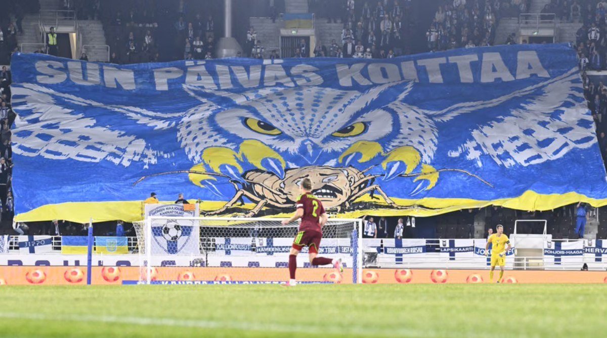 UsUn583176's tweet photo. 🇫🇮 #At #the #Finland #vs. #Belarus #match , fans depicted Lukashenko as a cockroach and sang a well-known song about Putin. The Nations League football match between Finland and Belarus in Helsinki (which ended in a 0–0 draw) clearly delighted Ukrainian fans. https://t.co/svCoPzEDiA