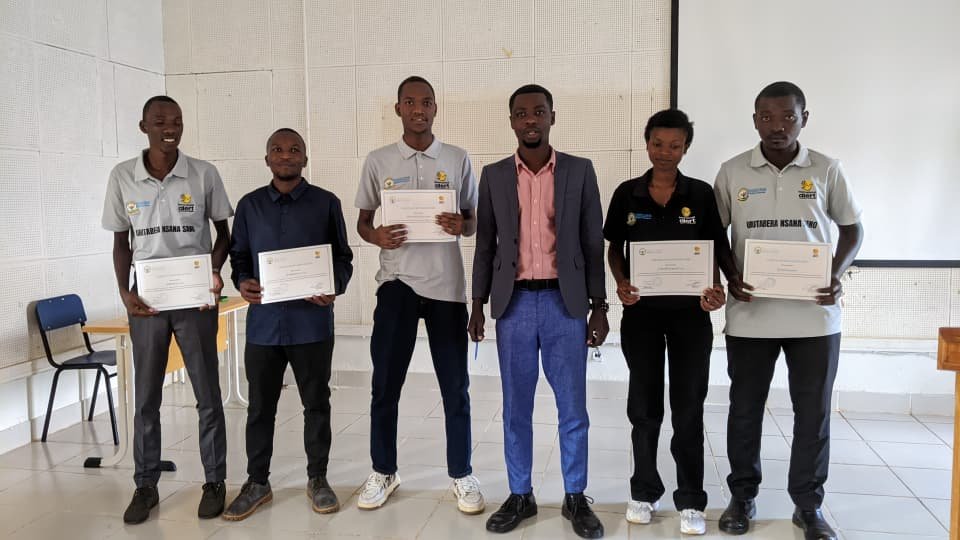 ADRURHuyeClub's tweet photo. #Today, 30 Sept 2026, the #ADR Club at the #University of Rwanda began the new academic year with a renewed vision: #ADR Policy Ambassadorship. 🇷🇼⚖️
Certificates from the #Ministry of Justice &amp; International Alert were awarded to trained members. https://t.co/WI13ocEflm
