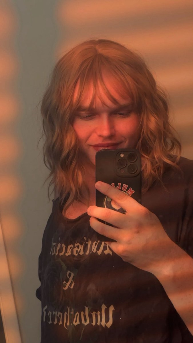 CordeliaaB26's tweet photo. I’ve always struggled with liking or posting photos of myself, but goddamn it I really like this one so🤷🏼‍♀️💖 https://t.co/sdLi7q6Dqh