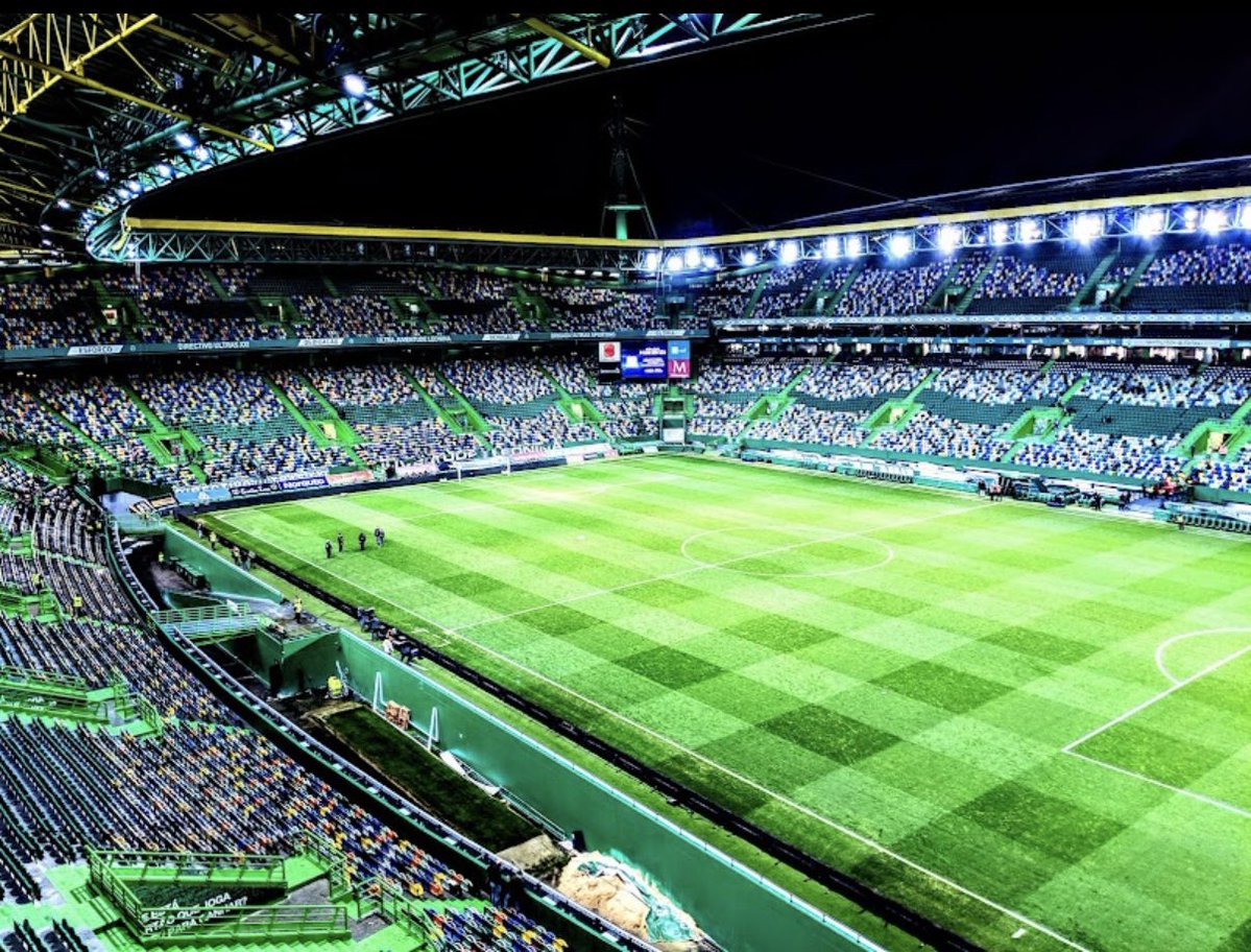 PraiaRica's tweet photo. Aconteça o que acontecer foi aqui que Cristiano Ronaldo nasceu para o futebol e foi aqui que terminou para a seleção nacional: mítico Estádio José Alvalade https://t.co/7wZXIUKJtx