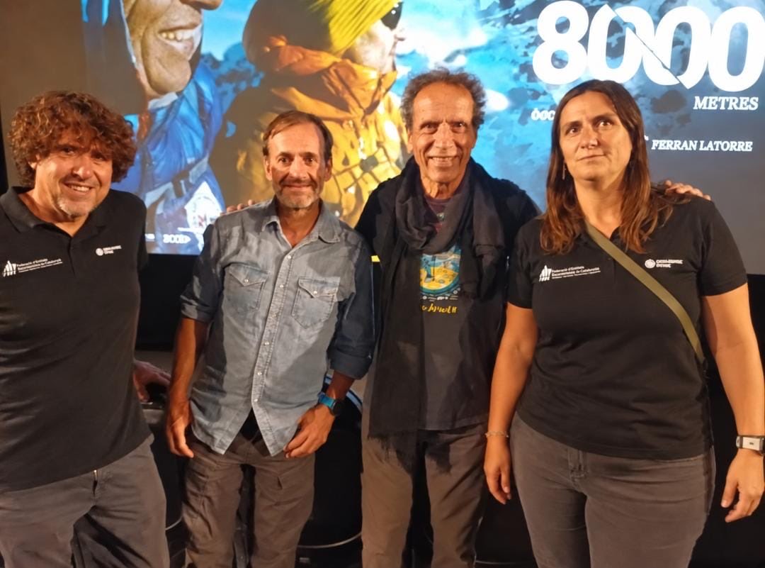 FEEC_cat's tweet photo. Al @Cinesa Diagonal 🎥 a l’estrena del documental ‘Duel a 8000 metres’ on s’explica la història dels 14X8000 de @ferranlatorre i @OscarCadiach 🧗🏻

El vicepresident de la #FEEC, @JoanHFerrer i la vocal, @BRUGUESCOMAS han participat a la presentació. 

#sentlamuntanya #sommuntanya https://t.co/a93Pugb2F9