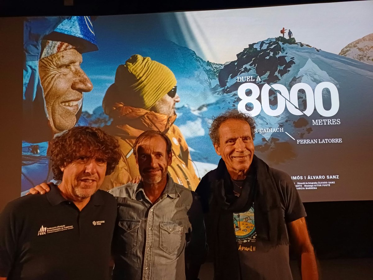 FEEC_cat's tweet photo. Al @Cinesa Diagonal 🎥 a l’estrena del documental ‘Duel a 8000 metres’ on s’explica la història dels 14X8000 de @ferranlatorre i @OscarCadiach 🧗🏻

El vicepresident de la #FEEC, @JoanHFerrer i la vocal, @BRUGUESCOMAS han participat a la presentació. 

#sentlamuntanya #sommuntanya https://t.co/a93Pugb2F9