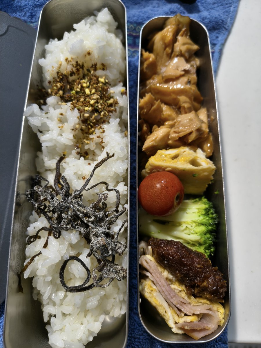 tomitake3104's tweet photo. 今日の弁当(・ω・)
Today's lunch(・ω・)
#底辺 #社畜 #弁当男子
#lunch #JAPAN #節約
#savings #cooking
#日常 #daily #習慣 #habit https://t.co/pgpXETaNWm