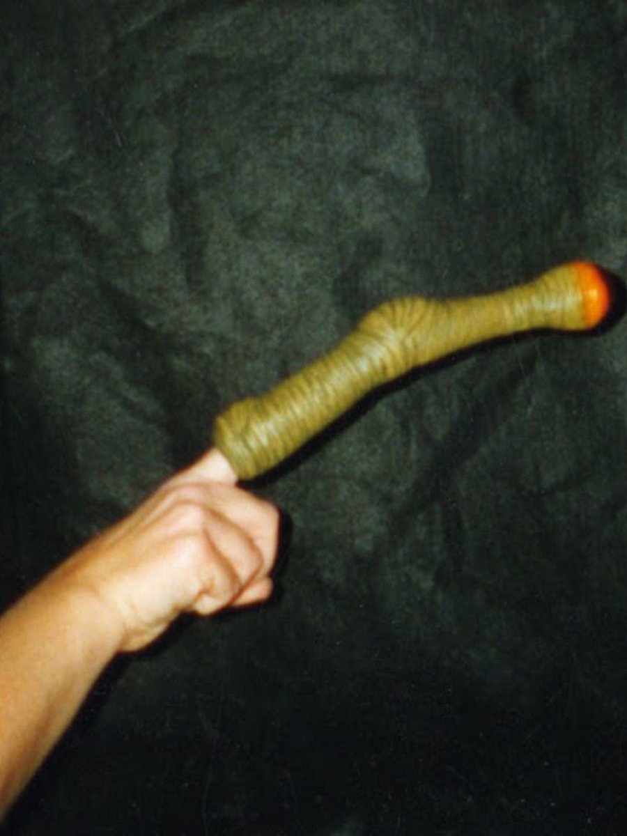 internetpreai's tweet photo. in 1982, the E.T. finger light toy was released and then quickly removed from stores https://t.co/i3j1gMyMFc