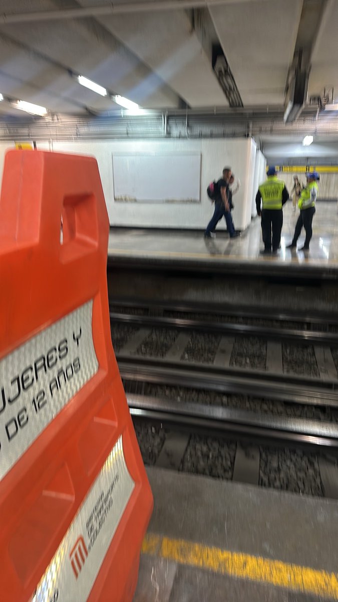 ikookgold's tweet photo. en fin, voy saliendo del trabajo y camino a mi casa, en cuanto llegue y pueda cargar mi teléfono sigo respondiendo mensajes https://t.co/CWW8R4cJzZ