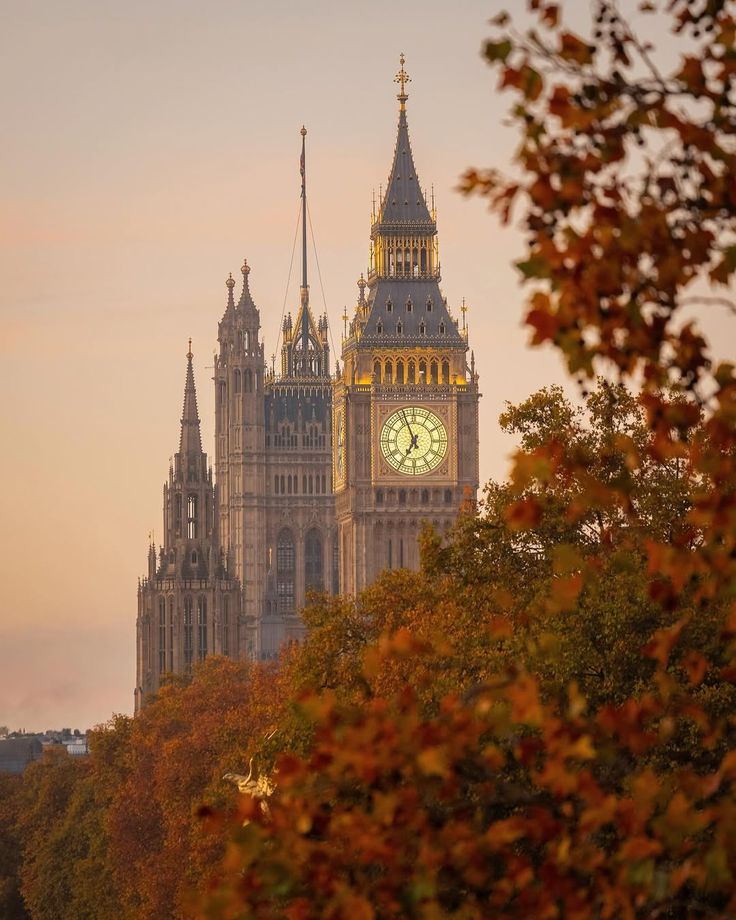 echoesofworld's tweet photo. London https://t.co/qMRFeZlI2x