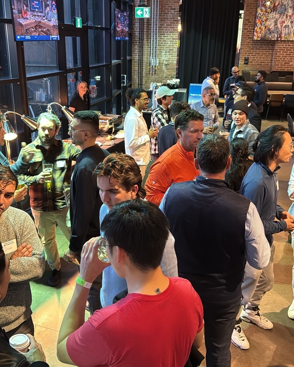 Traders4ACause's tweet photo. T4AC Toronto in full swing! https://t.co/TgxrLnO2iW