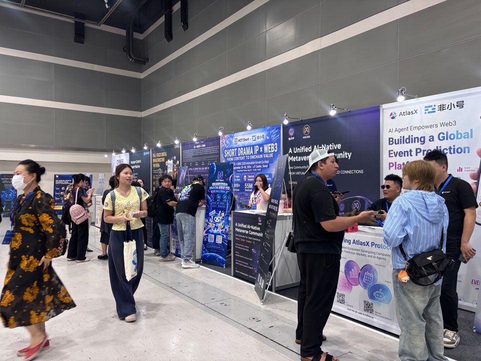 EthStorage's tweet photo. EthStorage at GWDC 2026 Korea.
Great to be among potential partners, communities  — sharing ideas, learning from each other, and exploring what comes next. https://t.co/uBMHGSFgPi
