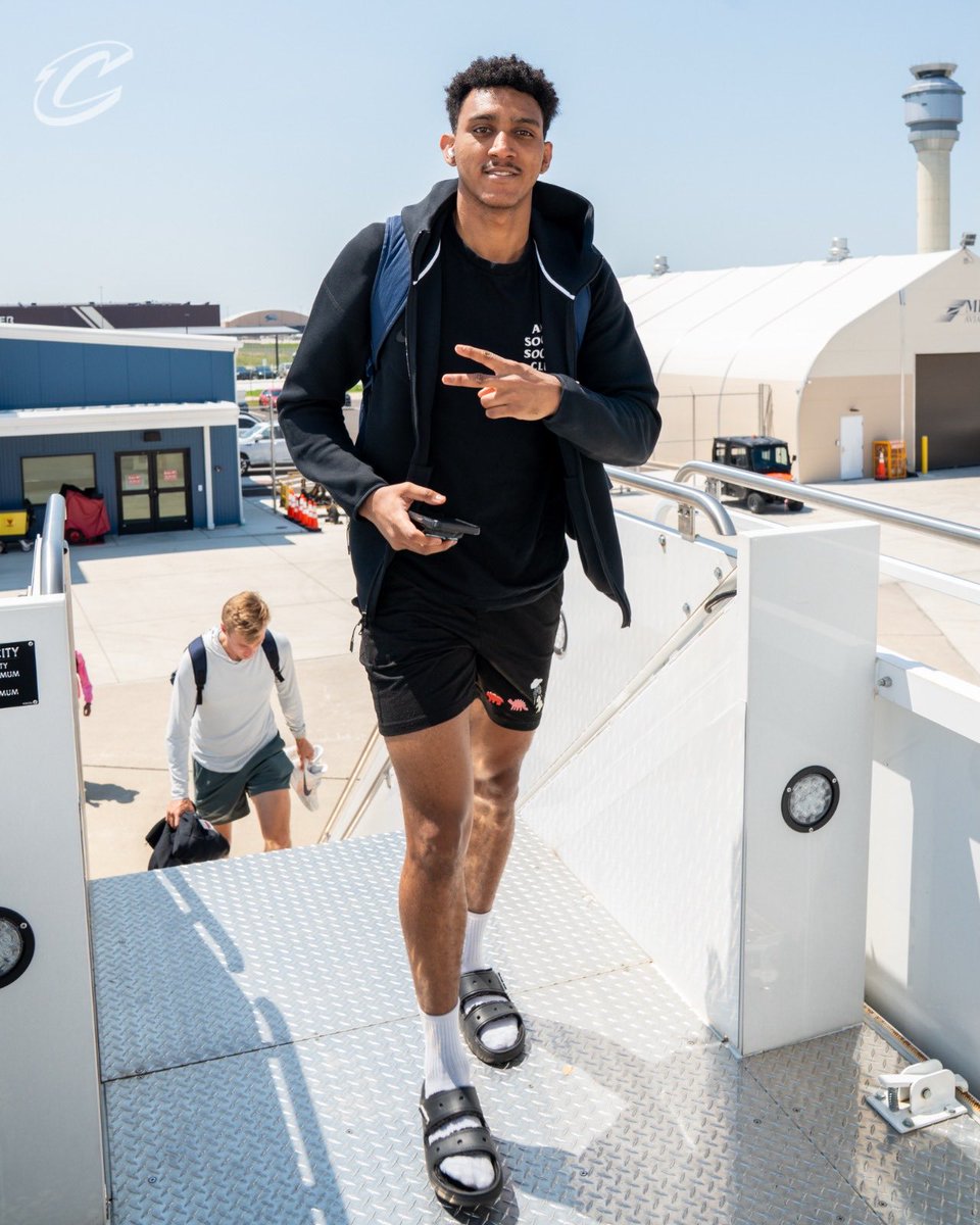 deporterepretel's tweet photo. 🚨 ¡ÚLTIMA HORA! El basquetbolista costarricense Ian Martínez firmó con los Cleveland Charge de la NBA G-League

Para que tengan una idea: esta es la liga de desarrollo de la NBA. Jugará con el equipo filial de los Cleveland Cavaliers 👀

A un paso de la NBA 👏🏼 https://t.co/KvJxBoJiUy