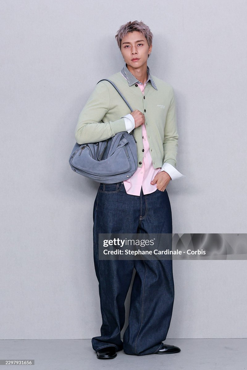 seannie92's tweet photo. JOHNNY SUH DEFEATING THE GETTY IMAGES CURSE I REPEAT JOHNNY SUH DEFEATING THE GETTY IMAGES CURSE!!!!!!! https://t.co/pS0iFi1lK1
