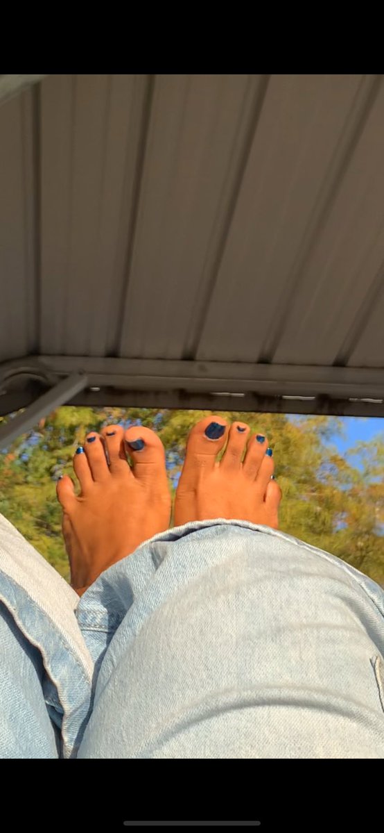 ExoticSole's tweet photo. Blue toes and a little mystery 💙🦶🏾

#prettyfeet #bluetoes #fypシ゚viral https://t.co/Qkgtnx8Ids