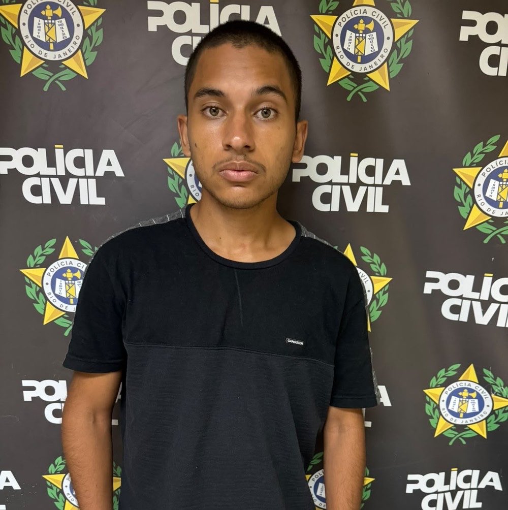 baudorio's tweet photo. ⚠️VEJA: Um criminoso foi preso em Nova Iguaçu por matar uma menina de 2 anos e meio.  Segundo a Polícia Civil, Kauã Pacheco, padrasto da criança, confessou abuso sexual e agressões. 

A perícia apontou graves lesões na região íntima, que teriam causado a morte. https://t.co/42DuQxAdeX