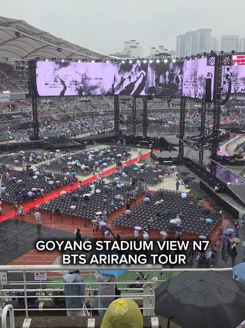 BeautifulSoulB7's tweet photo. #BTS_ARIRANG 월드 투어 무대 모습이 달라졌네요..👀

🇨🇴콜롬비아                   🇰🇷고양 https://t.co/TnePmMFqJO