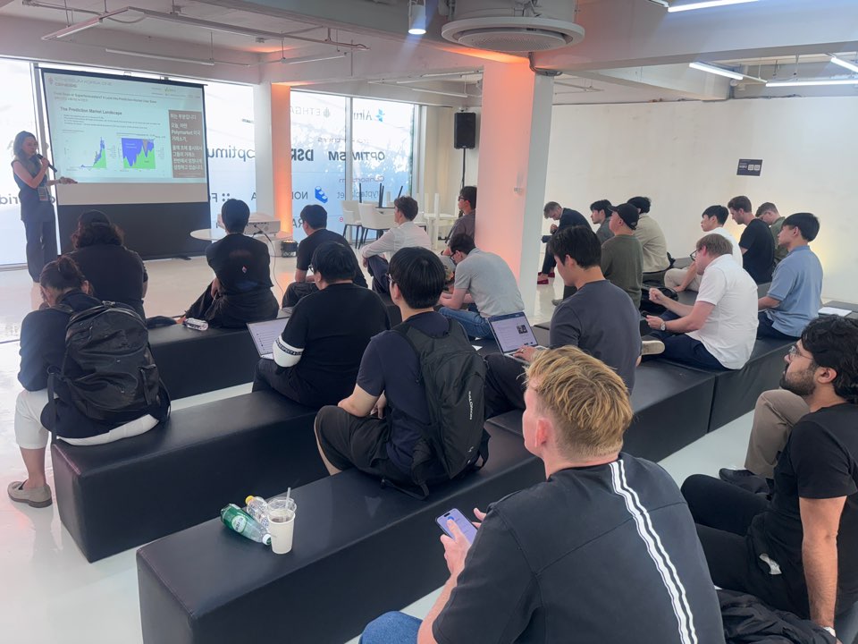 EthStorage's tweet photo. EthStorage at Ethereum Korea One — Genesis 🇰🇷
A full day focused on the people actually building Ethereum — from core clients and ZK to L2s and infrastructure. Right where we want to be. https://t.co/CwaccXRSsb