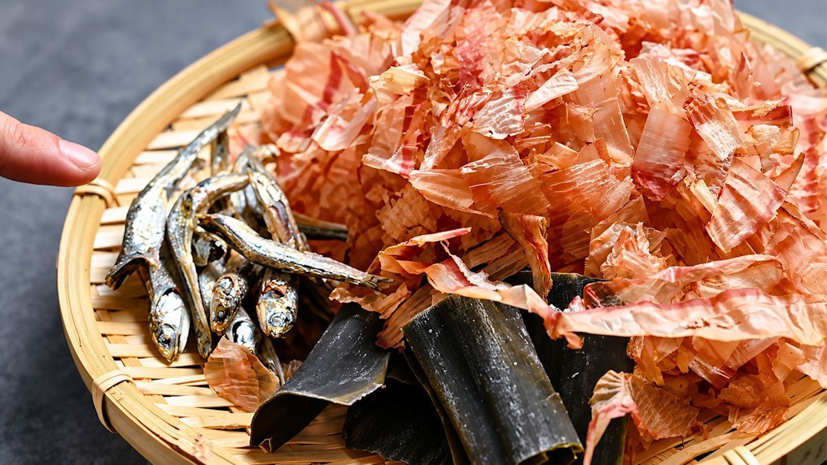 Japanese_Lang_'s tweet photo. Japanese Awase Dashi with Kombu, Niboshi and Bonito | Yahoo Life
https://t.co/tI6MZWa6c6
#JapaneseDashi #DashiRecipe #Kombu #Niboshi #BonitoFlakes #JapaneseCooking #TraditionalFood #JapaneseFoodCulture https://t.co/I5OmNkmTOh