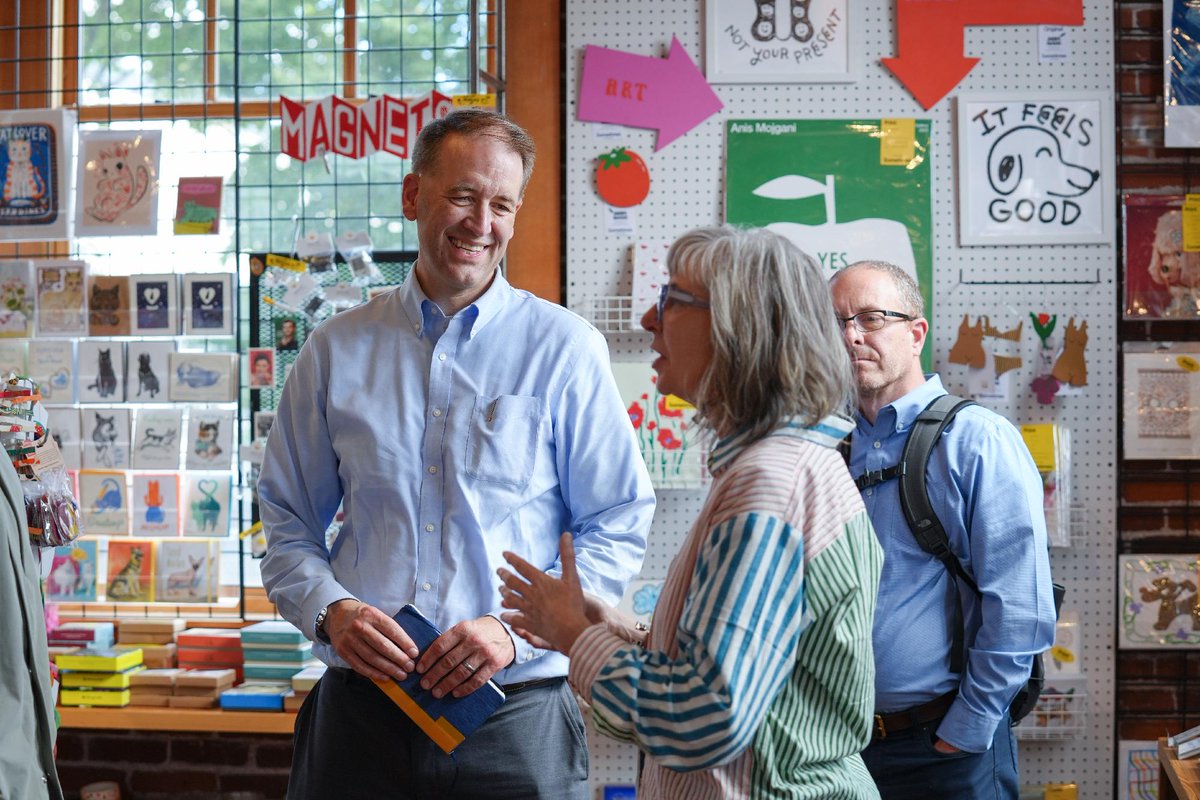 ORSecretaryRead's tweet photo. Our communities need small businesses, like Portland Cargo, to grow and thrive. That's why I meet with business owners, large &amp; small, to make sure we understand their challenges and where government can help them or stay out of their way. Thanks for uplifting our entrepreneurs! https://t.co/1aSSHzmjW7