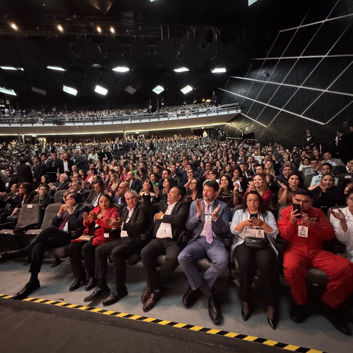 rimoba's tweet photo. Acompañé a la Gobernadora del Estado de México, @delfinagomeza, en la presentación de su Tercer Informe de Gobierno, reconozco su trabajo, compromiso y los avances que impulsa en beneficio de las y los mexiquenses. https://t.co/Nwen1d2Hzo