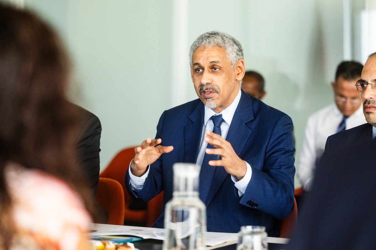 Groupe_AfDB's tweet photo. « Je salue les efforts de @CasaFinanceCity pour connecter les places financières. Nous souhaitons créer des synergies autour de la #NAFAD et comptons sur vous pour travailler ensemble à l’intégration des places financières », souligne Dr Sidi Ould Tah, Président du @Groupe_AfDB. https://t.co/i5nxvqONqQ