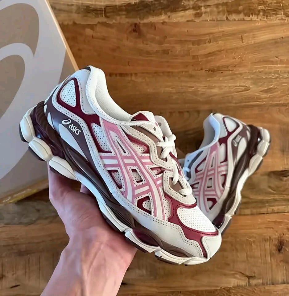 maisonsneaksn's tweet photo. ASICS🤩 https://t.co/L2Lt3MbsnA
