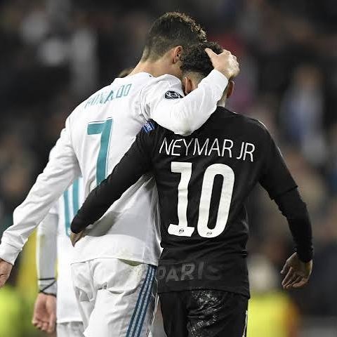 TouchlineX's tweet photo. 🚨📲 𝗡𝗘𝗪: Neymar liking Ronaldo's IG post. https://t.co/IO34wzhpma