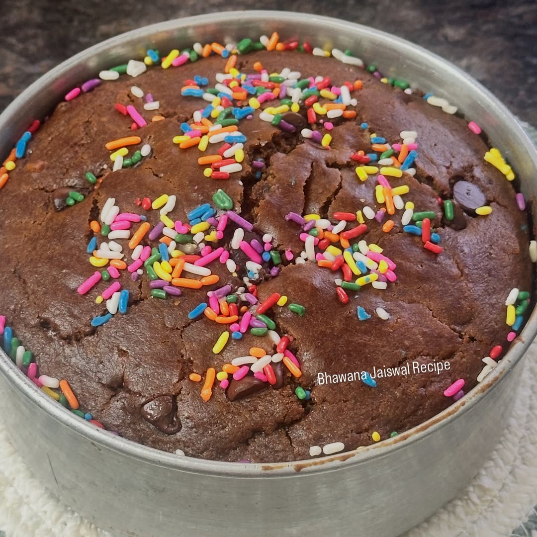 violetwilla7b1's tweet photo. Triple Eggless Chocolate Cake 😋👌 Made Without an Oven 🤔 
A healthy whole-wheat cake 😋 https://t.co/X1GQbd0u3c