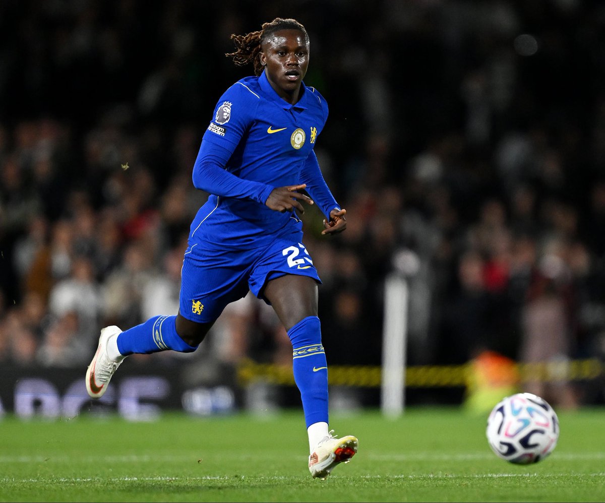 CFCPys's tweet photo. I said Barco would surprise people and he has, now let Quenda cook on the right wing, rotating with Estevao. I know we play wingbacks but I don’t want to waste these talented players also. Hope to see more 4-2-3-1. #CFC #ad https://t.co/negtqPMcl4