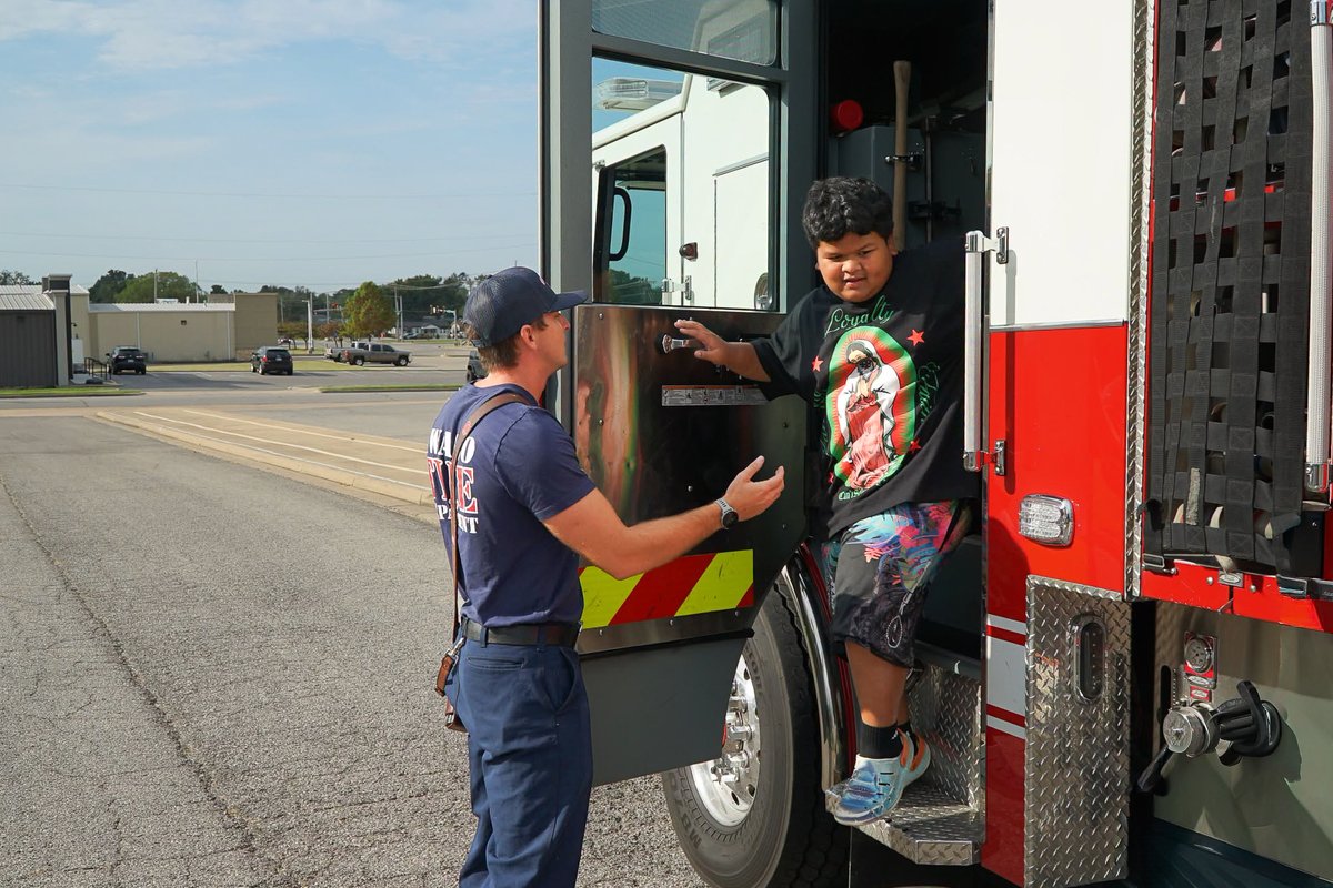 OwassoCity's tweet photo. A group of Ator Elementary students got a special visit from Folds of Honor and the Owasso Fire Dept. Students took part in the "Folds of Honor Salute: Letters of Gratitude Campaign" in support of local first responders by writing letters, creating cards and producing artwork. https://t.co/l4FIXemoMN