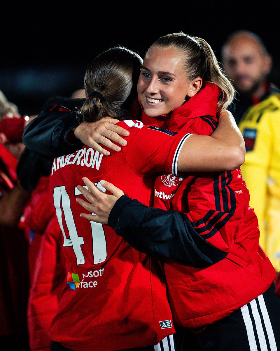 ManUtdWomen's tweet photo. Three wins in a row feels good! 🤩 https://t.co/V4AhnPHmBi