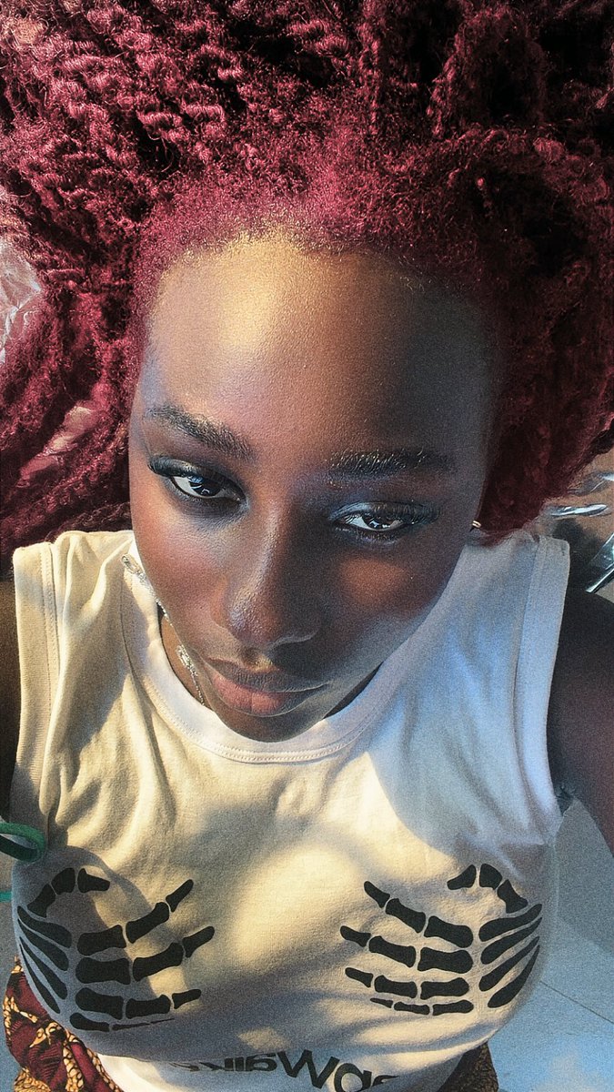 Albarka844's tweet photo. I know red hair would hit so good https://t.co/hcIDvkb8ZB