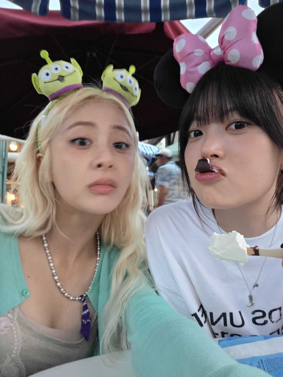 sserapics's tweet photo. #HUHYUNJIN weverse dm update 

A bite? https://t.co/duMqqBWz59