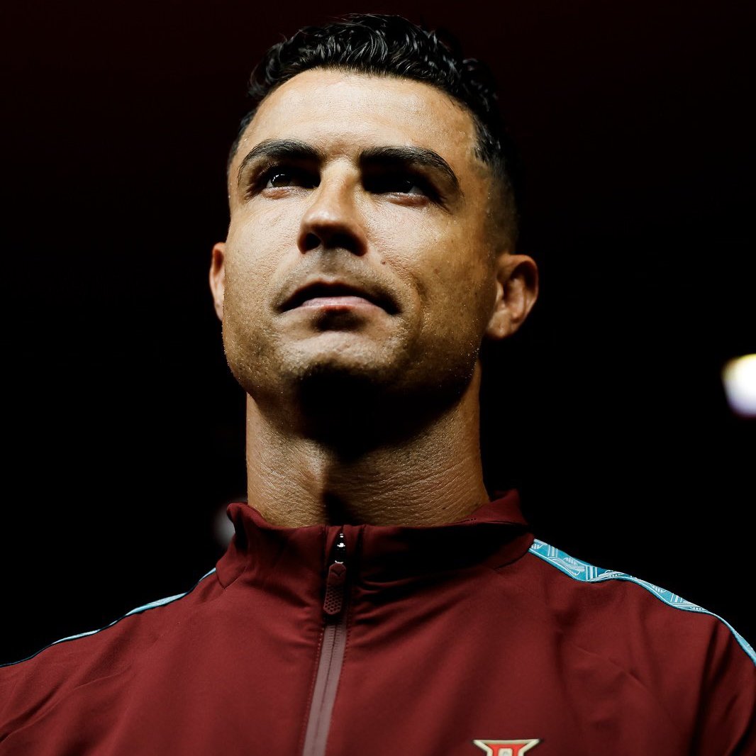 TouchlineX's tweet photo. 🚨 𝗕𝗥𝗘𝗔𝗞𝗜𝗡𝗚: When Cristiano Ronaldo LEFT the Portugal national team camp, he did NOT say goodbye to any of his teammates.

— @ojogo https://t.co/bAKkVkONbW