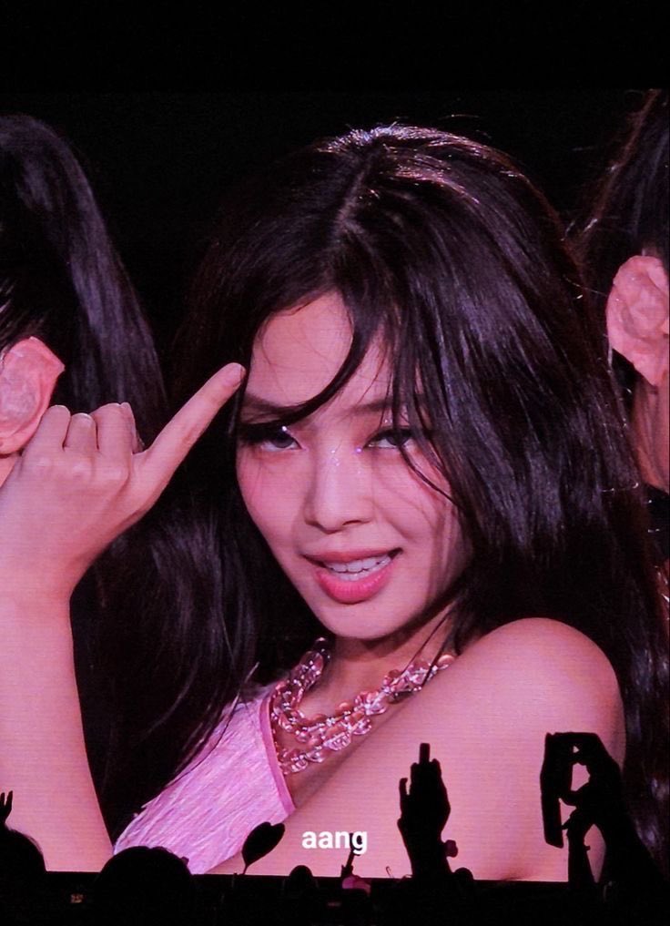 gorg_eousja's tweet photo. jennie on the big screen is a whole different experience https://t.co/Arhfm74G2P