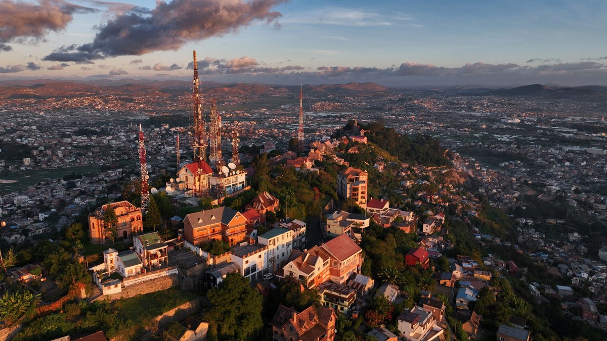 IMFAfrica's tweet photo. The IMF Executive Board completed reviews of Madagascar’s ECF &amp; RSF arrangements, enabling an immediate disbursement of about $155M. Sustained reform implementation is key to preserving stability, protecting priority spending, &amp; strengthening resilience. https://t.co/wDuRluHIY2 https://t.co/zGQlWH2TYw