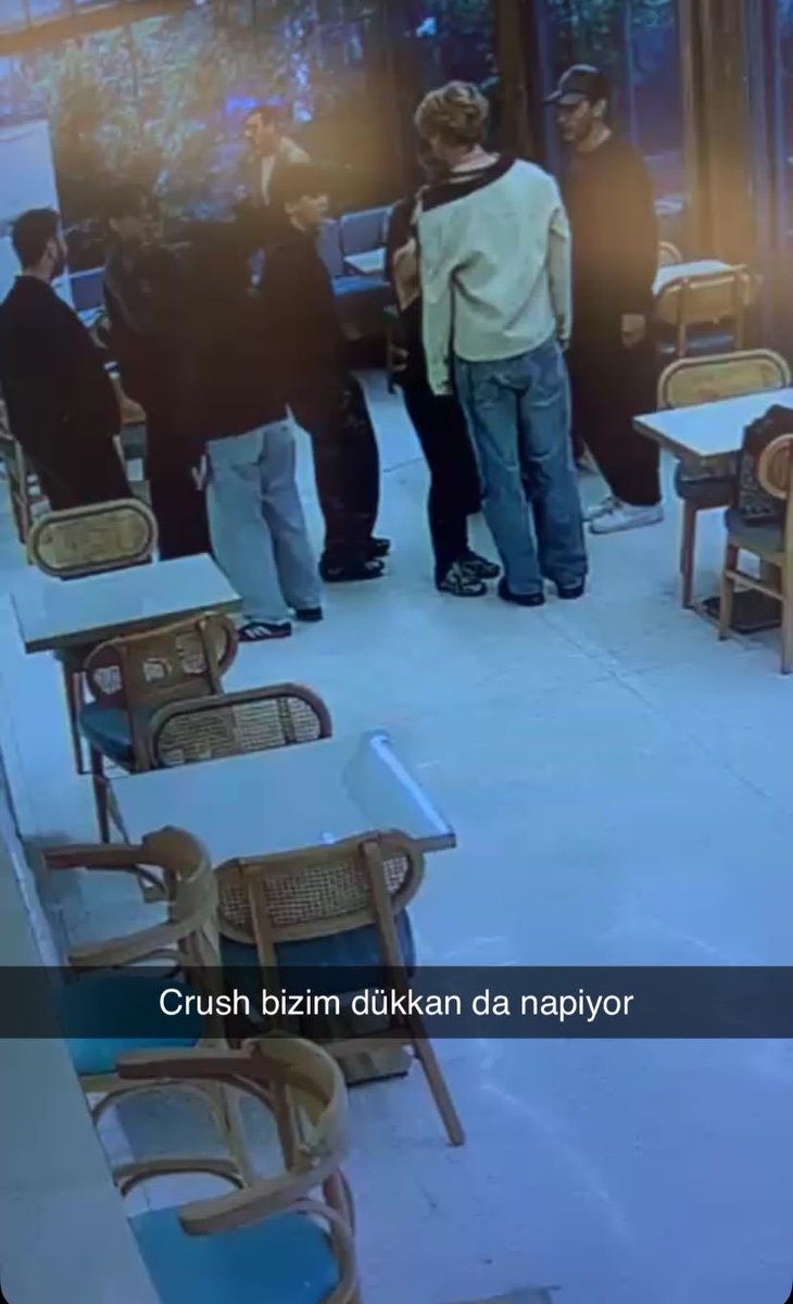 crushfeedtr_'s tweet photo. bazen dükkan sahibi olmak istersin ���🥲 https://t.co/rQmbuUpUCZ