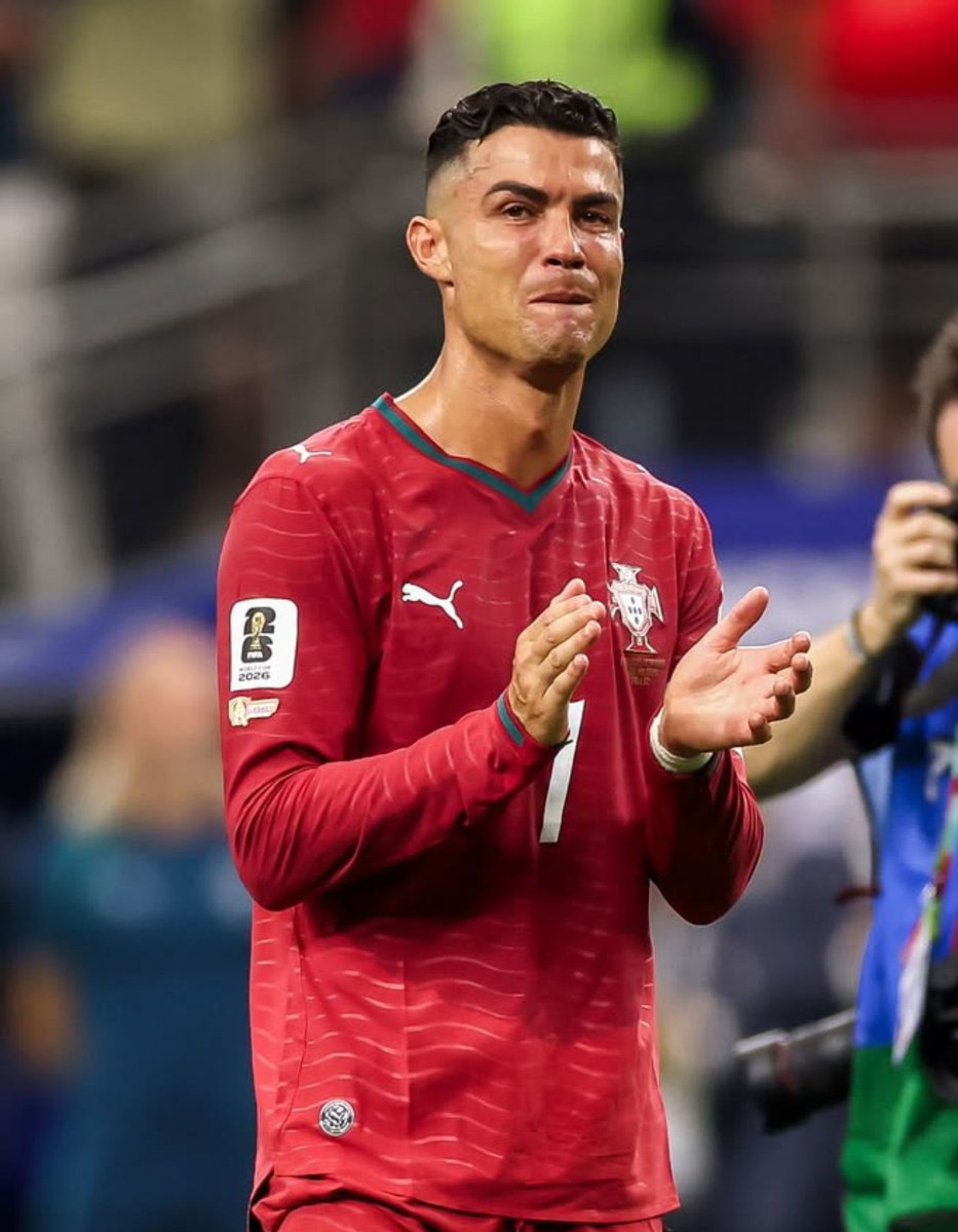 ManicheTV's tweet photo. A cristiano Ronaldo no le interesa Portugal, solo le interesa su estúpidamente obsesión de llegar a los 1000 goles, solo el, solo el. https://t.co/vAgshMscJ8